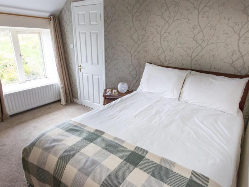 Double Room with Private Bathroom image 1