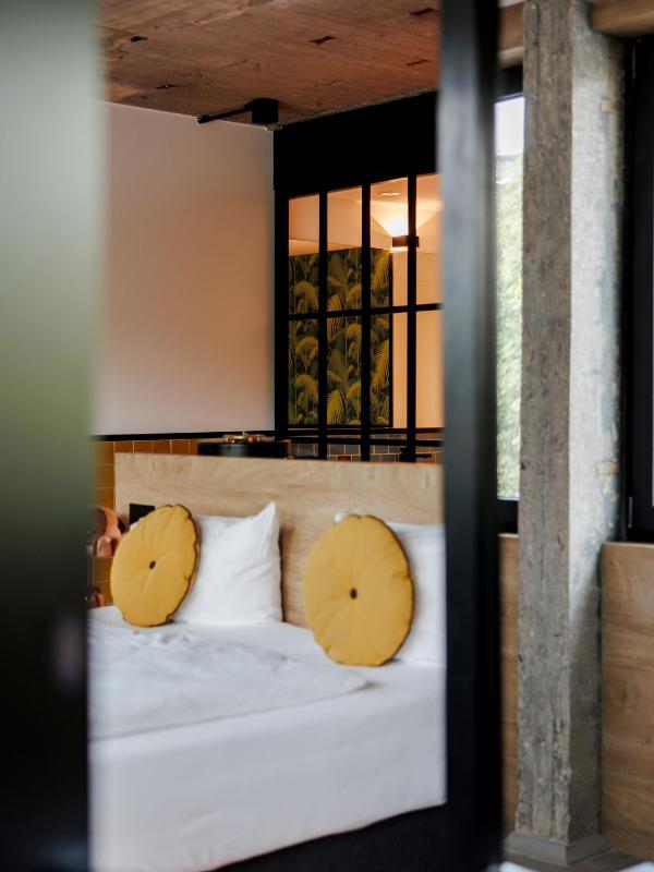 Deluxe Double Room image 4
