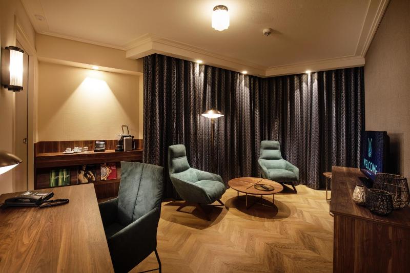 Executive Suite image 4