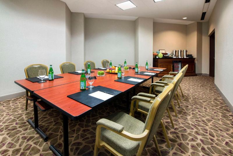 Hilton Houston Post Oak by the Galleria - image 11