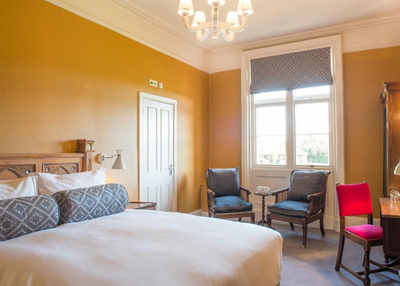 Classic Double Room image 1