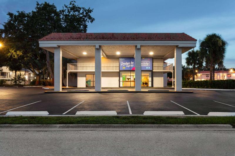 Travelodge by Wyndham Orlando Lake Buena Vista South - image 24