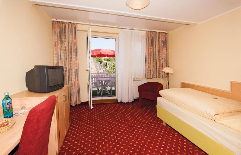 Single Room image 4