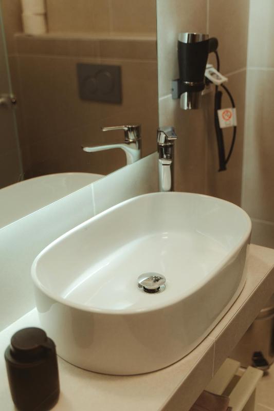 Deluxe Double Room with Side Sea View image 1