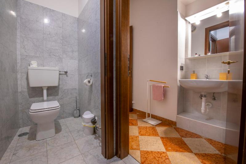 ARENA LUXURY EXPERIENCE Elegante appartamento di 78 mq in Via Mazzini appartamento per 5 persone - WIFI VELOCE ed elegante balcone - image 13