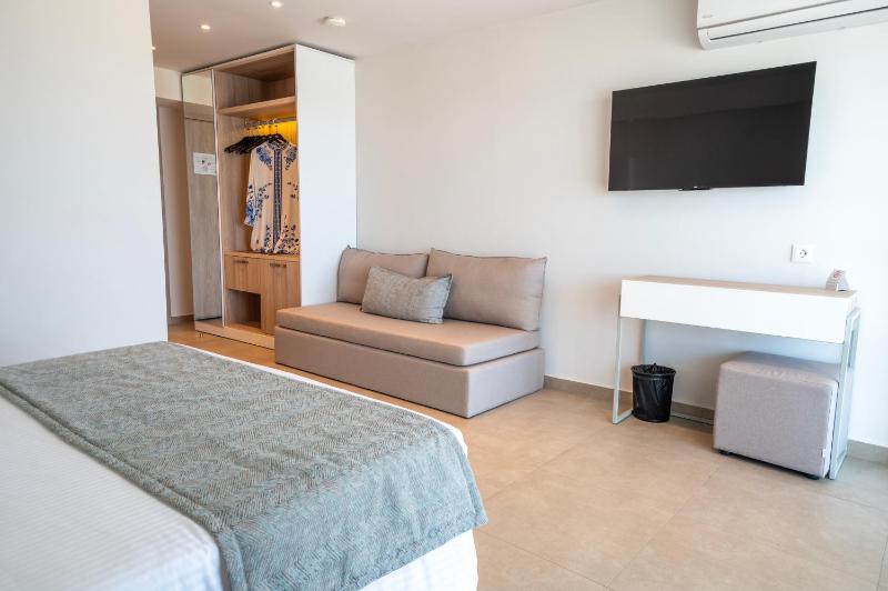 Superior Double Room image 3