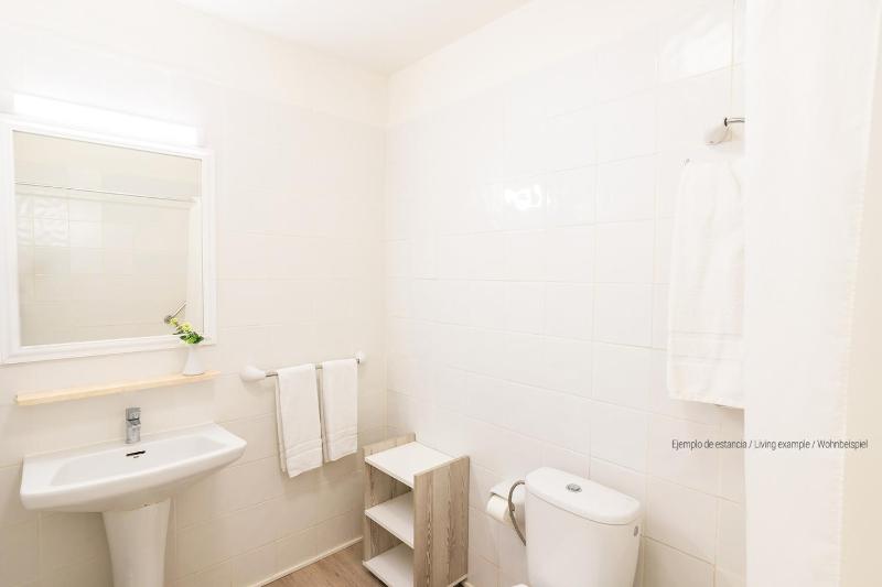 One-Bedroom Apartment Confort (1 Adult) image 3