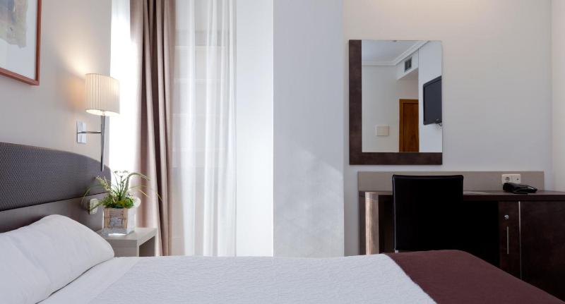 Double Room with Extra Bed (3 Adults) image 3