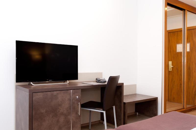 Single Room image 2