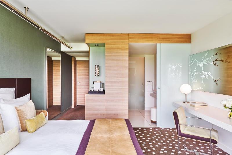Deluxe Double Room image 3