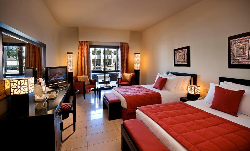 Superior Room with Pool View image 1