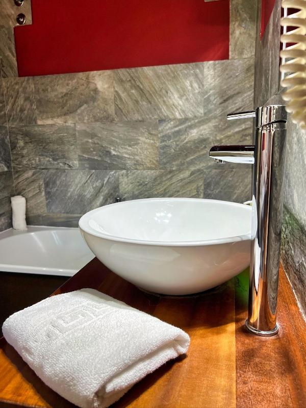 Studio Apartment with Spa Access  image 4