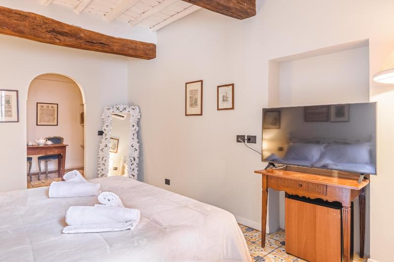 Two Connecting Double Rooms image 3