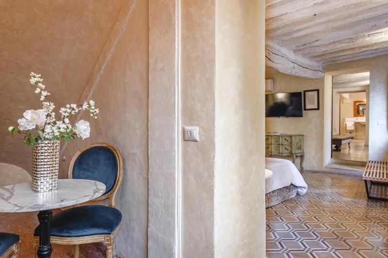 Standard Suite image 4