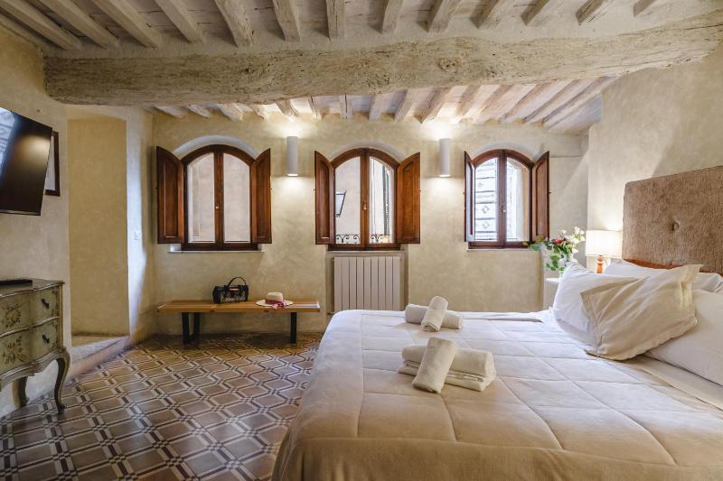 Standard Suite image 3