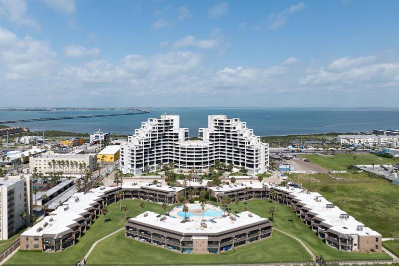 Sunchase IV by South Padre Resort Rentals - image 1