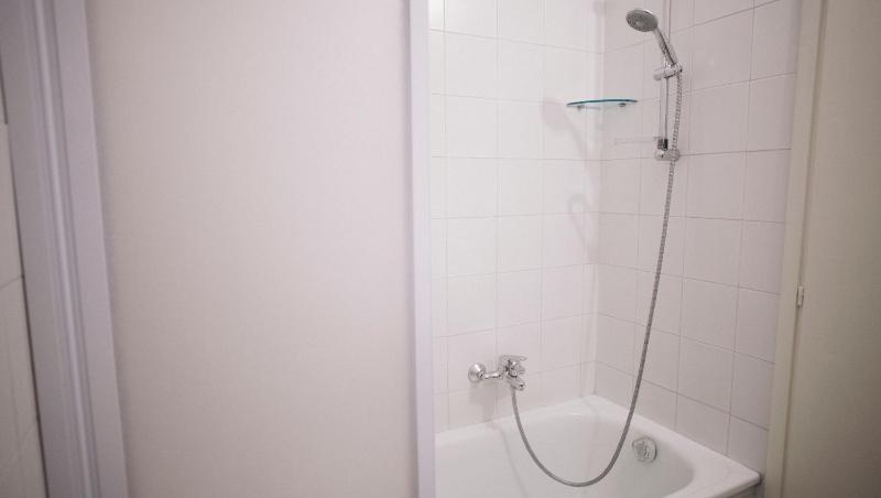One-Bedroom Apartment image 3