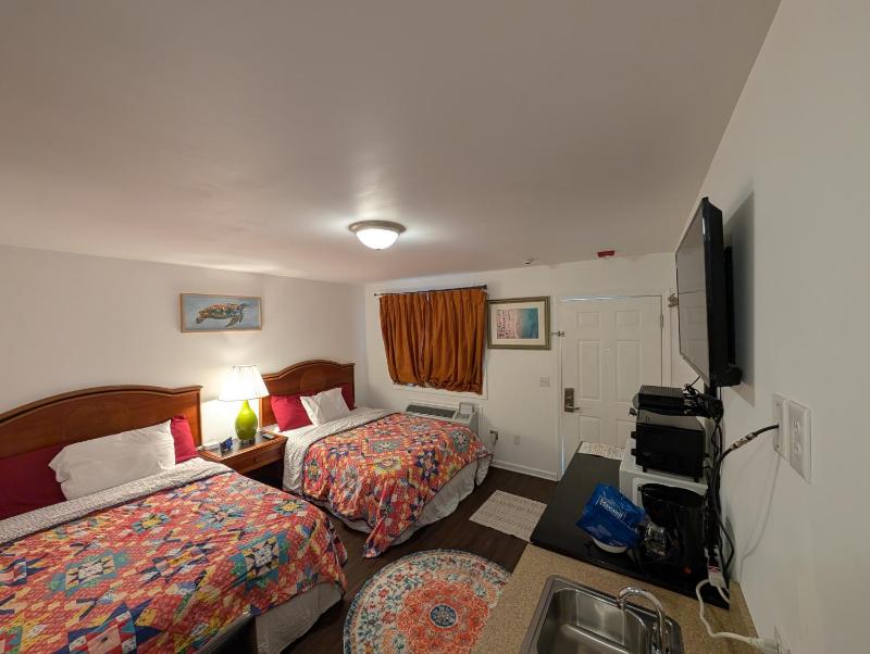 Small Double Room image 2