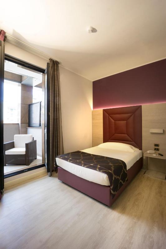 Superior Single Room image 2