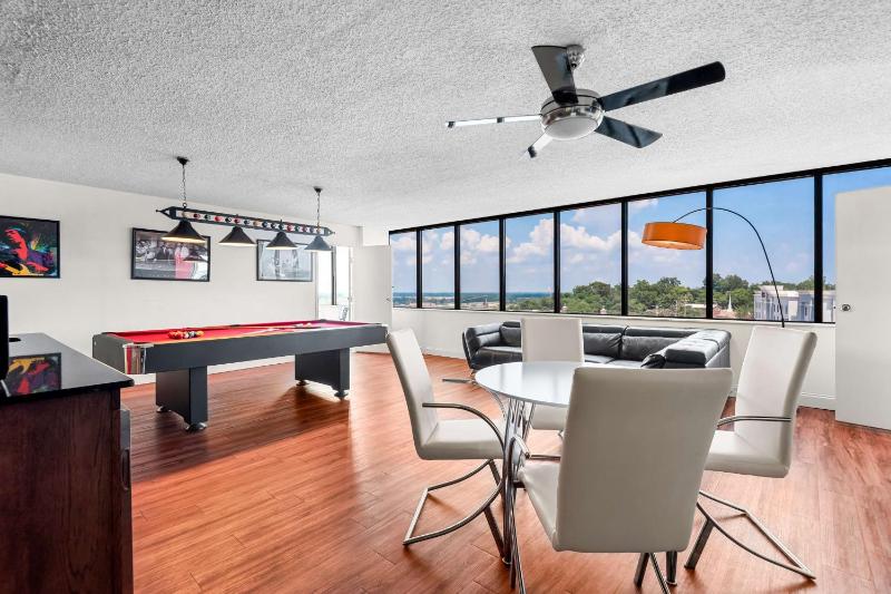 King Suite - River View image 2