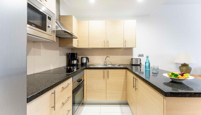 One-Bedroom Apartment image 4
