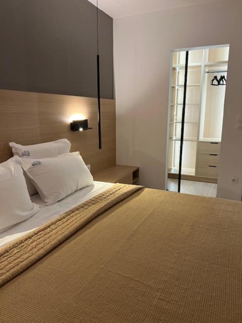 One-Bedroom Apartment with Balcony image 4