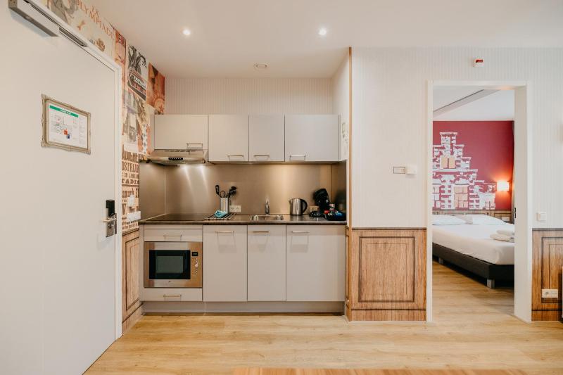 One-Bedroom Executive Apartment image 3