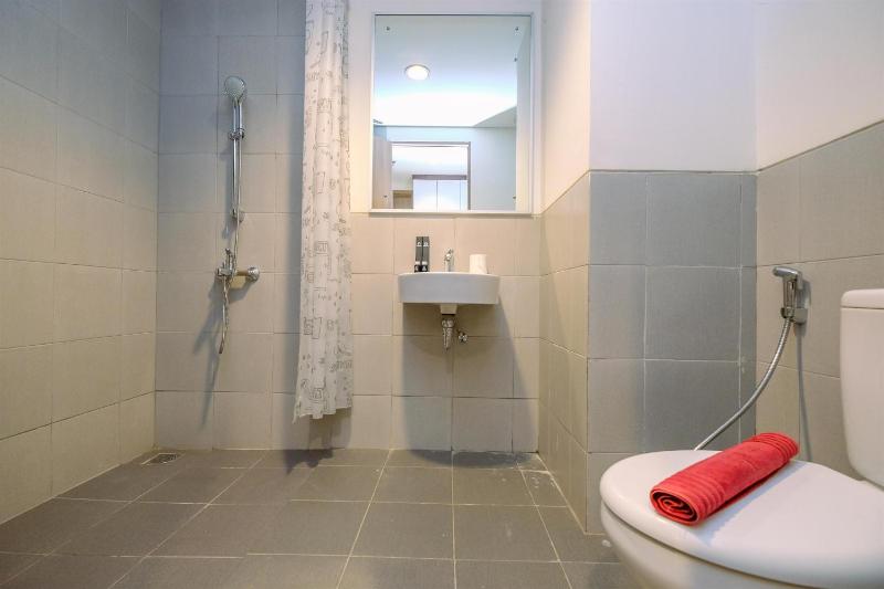 Modern Look and Homey 2BR Bogor Icon Apartment By Travelio - image 20
