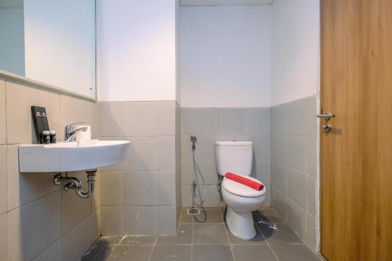 Modern Look and Homey 2BR Bogor Icon Apartment By Travelio - image 13