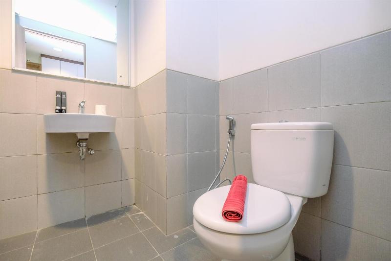 Modern Look and Homey 2BR Bogor Icon Apartment By Travelio - image 2