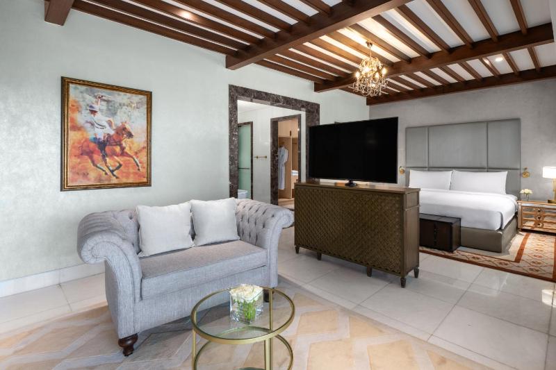 Royal Suite  image 4