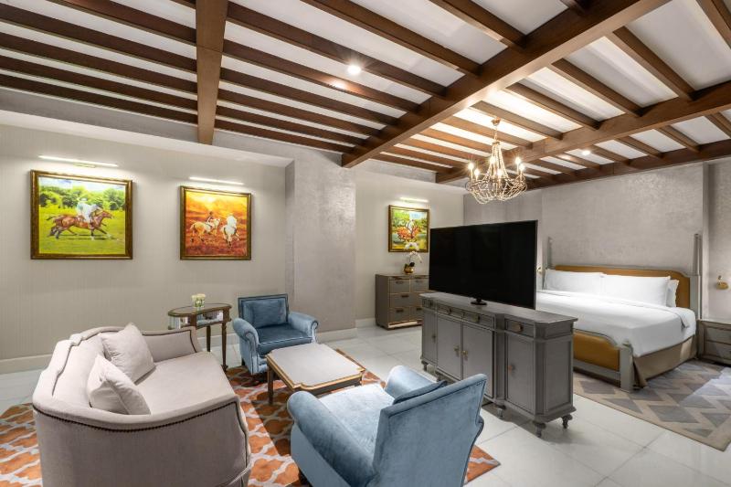Royal Suite  image 1