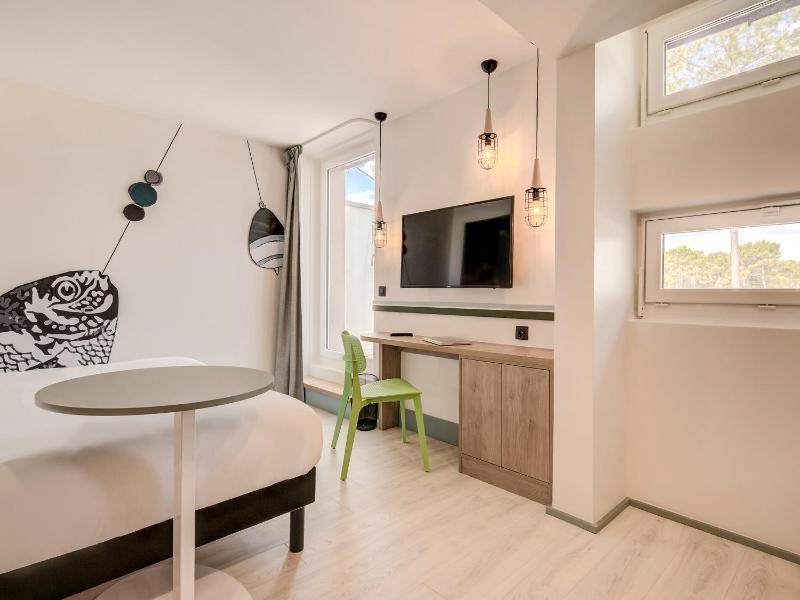Premium Double Room image 2