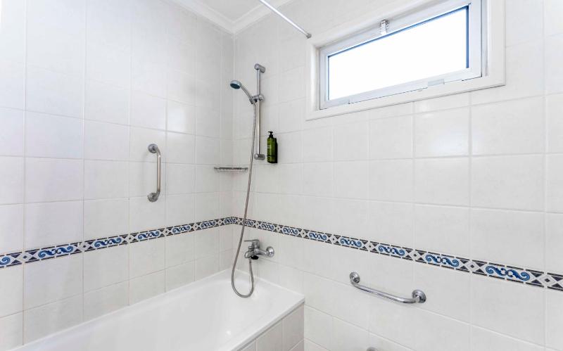 One-Bedroom Apartment image 1