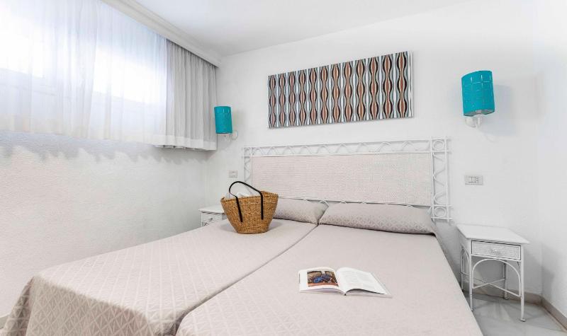 One-Bedroom Apartment image 4