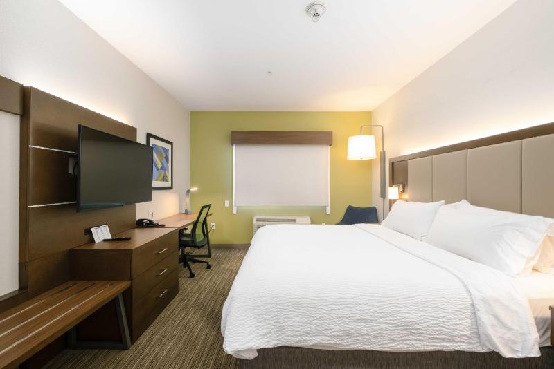 King Room - Mobility Access/Hearing Accessible image 4