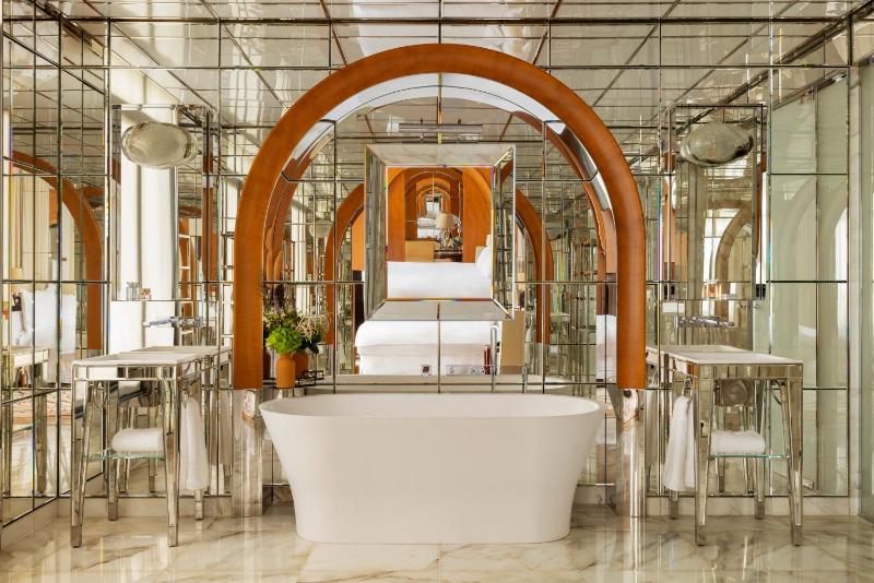 Signature Suite image 4