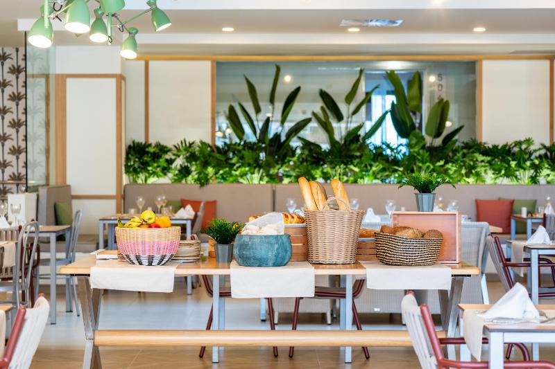 Hotel LIVVO Anamar Suites - image 2