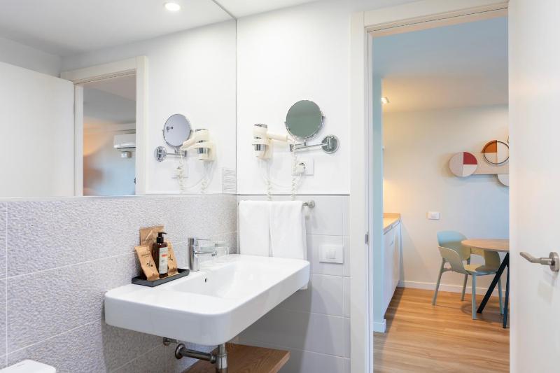 Double Room with Kitchenette  image 2