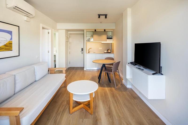Hotel LIVVO Anamar Suites - image 11