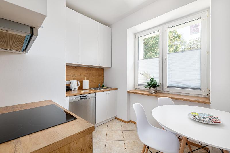 RentPlanet - Apartament Służew - image 12