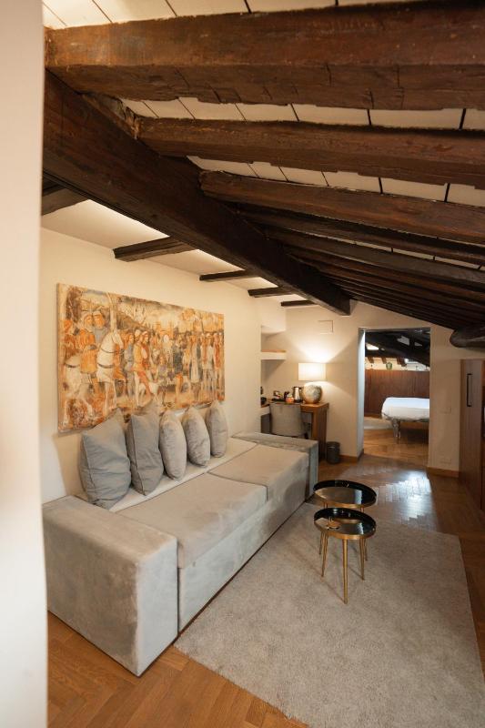 Suite Pantheon View Separate Building image 4