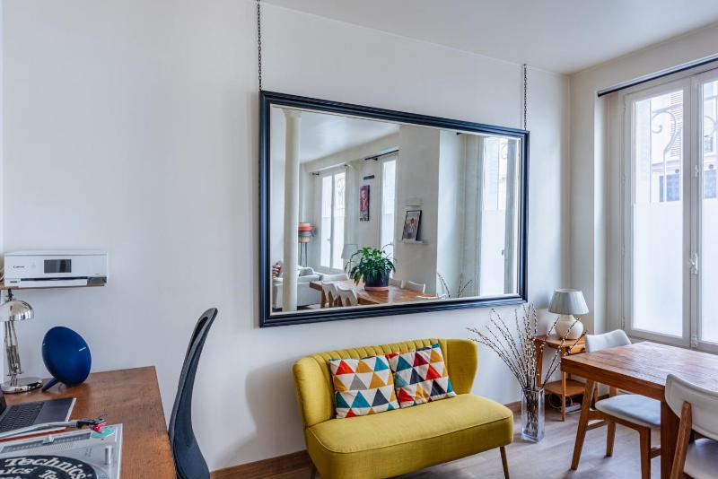 Grand appt 2 Ch proche Champs Elysees Montmartre - image 7