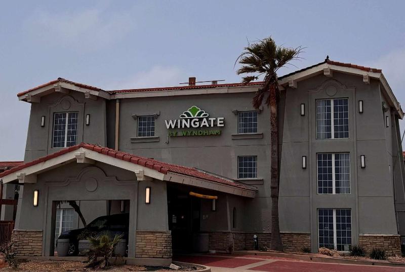 Wingate by Wyndham Galveston Beachfront at the Seawall - image 34