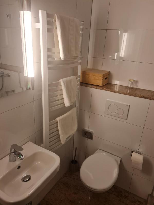 Single Room image 4