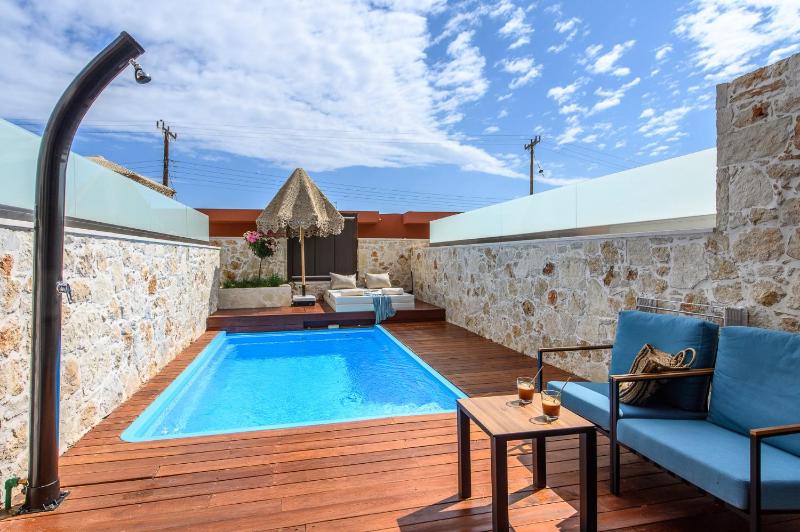 Premium Room with Inland View & Private Pool image 3