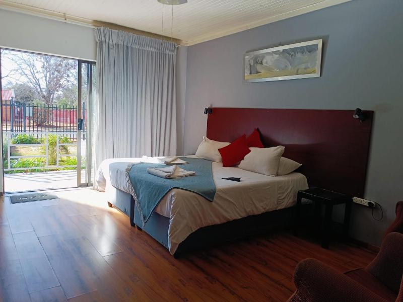 21 On Coetzee Guest House - image 14
