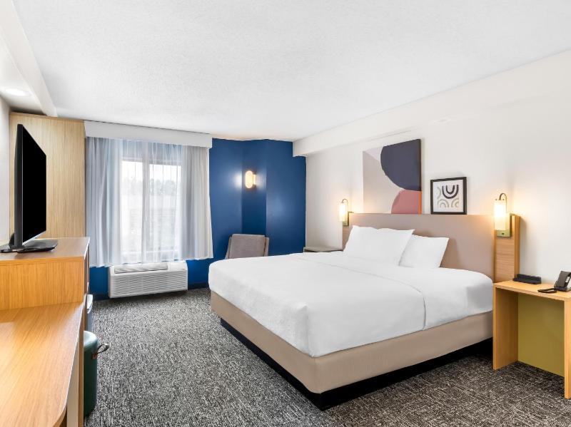 King Room image 3