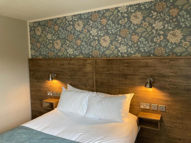 Superior Double Room image 1