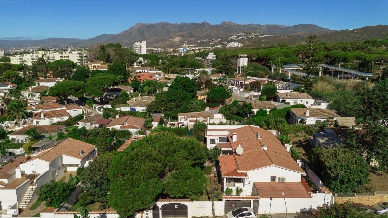 Cozy holiday home by the beach in Costabella Marbella - image 16